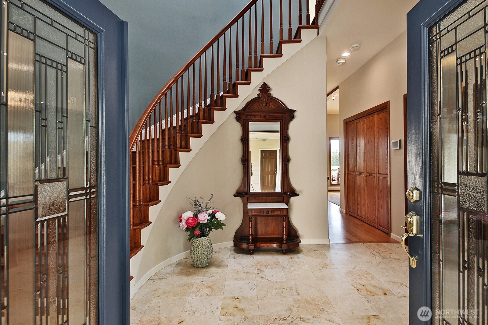 5741 Crow Haven Road Langley, WA 98260 - Photo 20 of 40 a view of entryway and hall