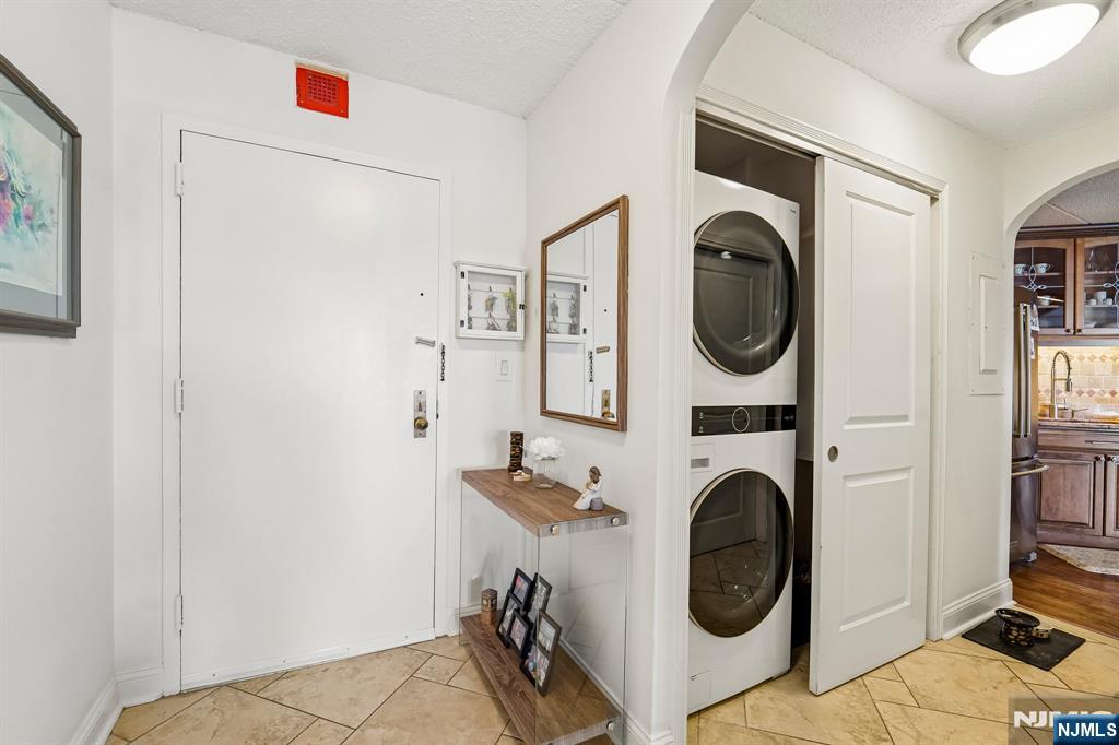 1077 River Road, Unit 903 Edgewater, NJ 07020 - Photo 10 of 37