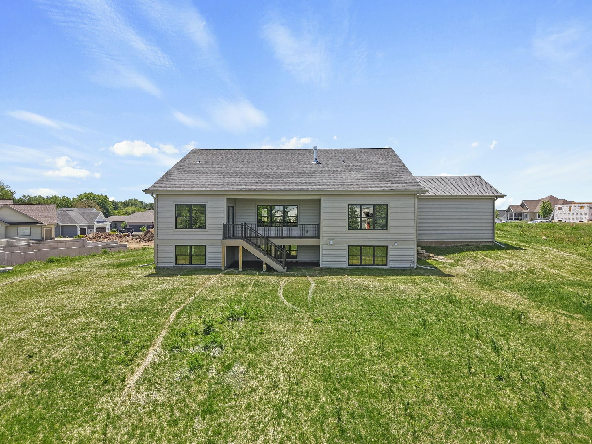 6854 Karolina Way Sun Prairie, WI 53590 - Photo 3 of 47