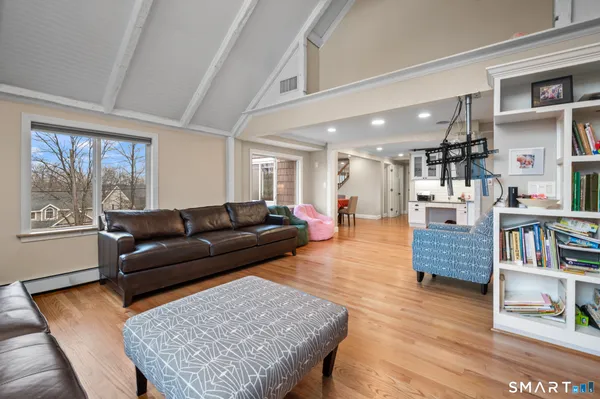 $5,000 | 297 South Road, Farmington, CT 06032