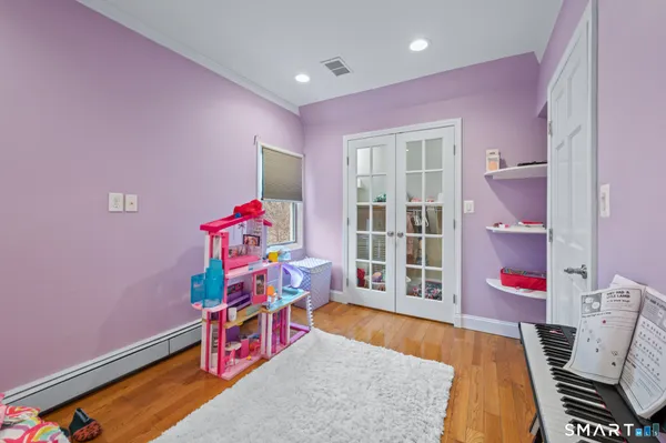 $5,000 | 297 South Road, Farmington, CT 06032