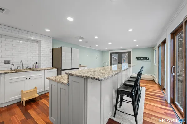 $5,000 | 297 South Road, Farmington, CT 06032