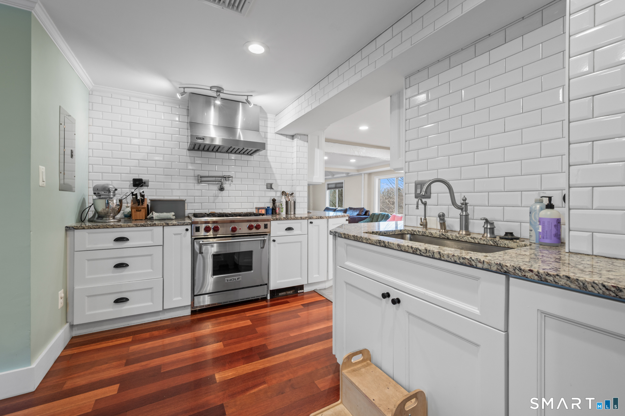 297 South Road Farmington, CT 06032 - Photo 8 of 38