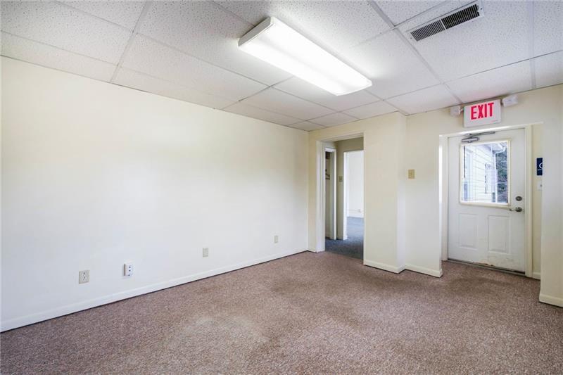 3030 Wilmington Road New Castle, PA 16105 - Photo 31 of 43 an empty room with closet
