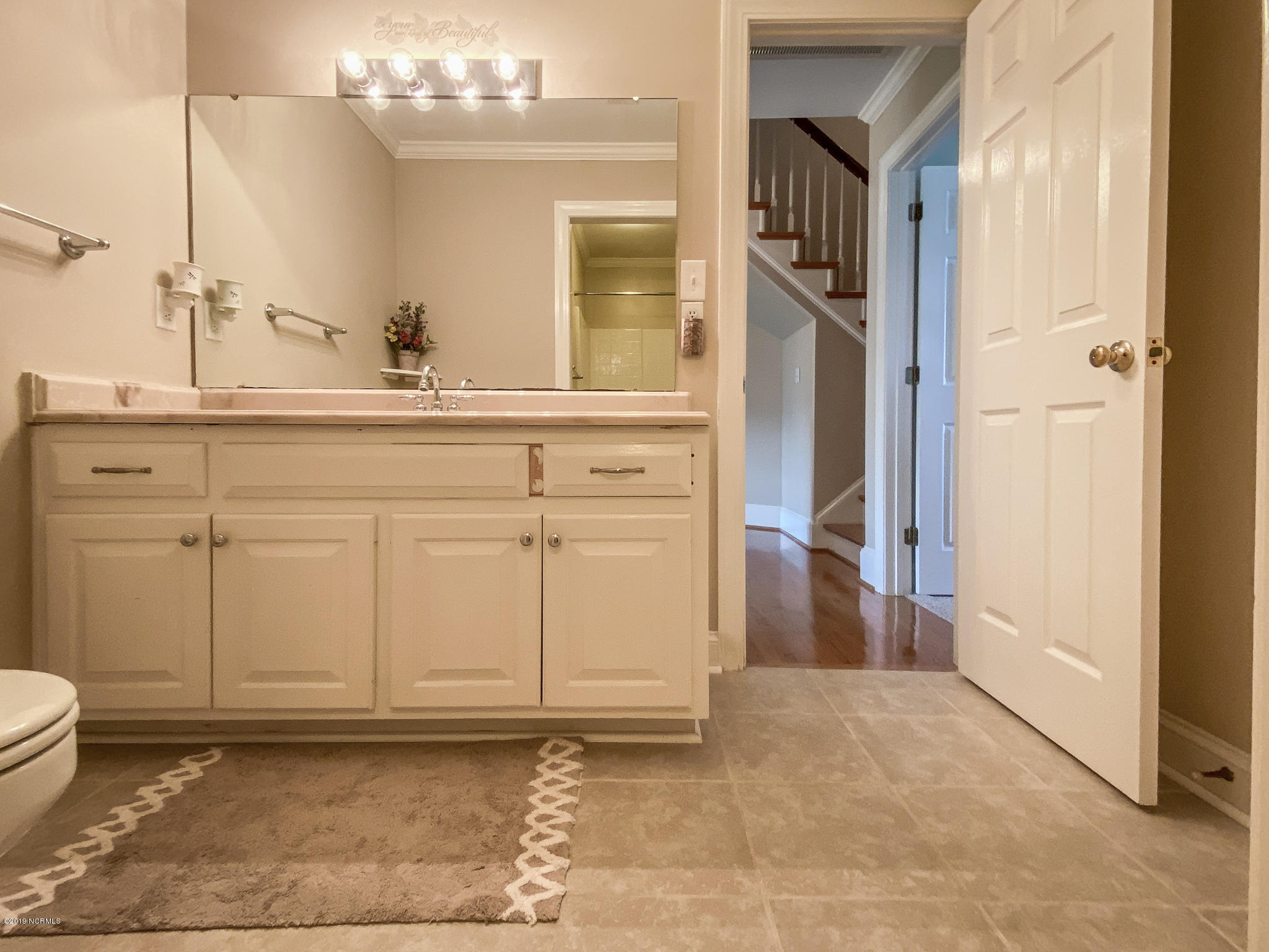 896 Pole Pocosin Road Pollocksville, NC 28573 - Photo 70 of 92 2nd floor hall bath