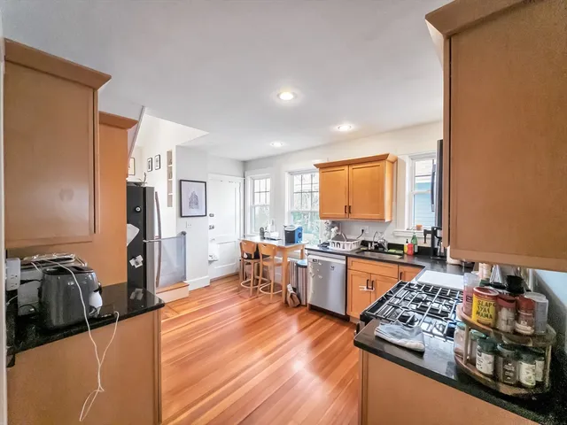 $4,100 | 23 Kingsboro Park, Unit 2, Boston, MA 02130
