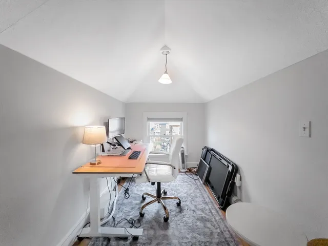 $4,100 | 23 Kingsboro Park, Unit 2, Boston, MA 02130