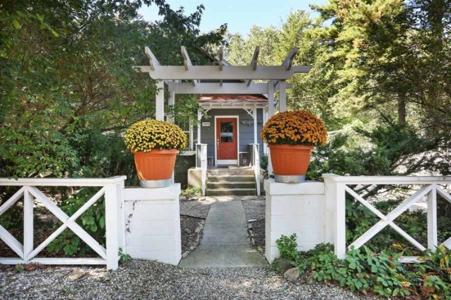 16070 Lakeshore Road Union Pier, MI 49129 - Photo 2 of 49 Front Arbor