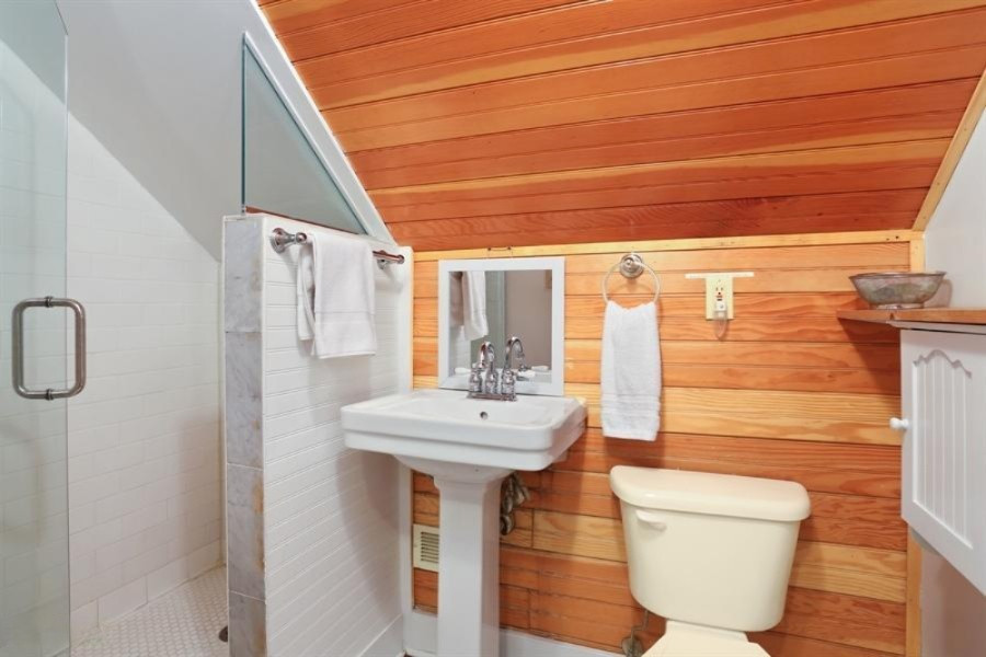 16070 Lakeshore Road Union Pier, MI 49129 - Photo 22 of 49 Upstairs Small Bath