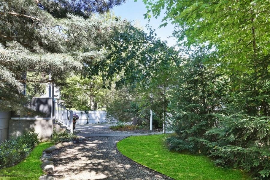 16070 Lakeshore Road Union Pier, MI 49129 - Photo 28 of 49 Front Pathway