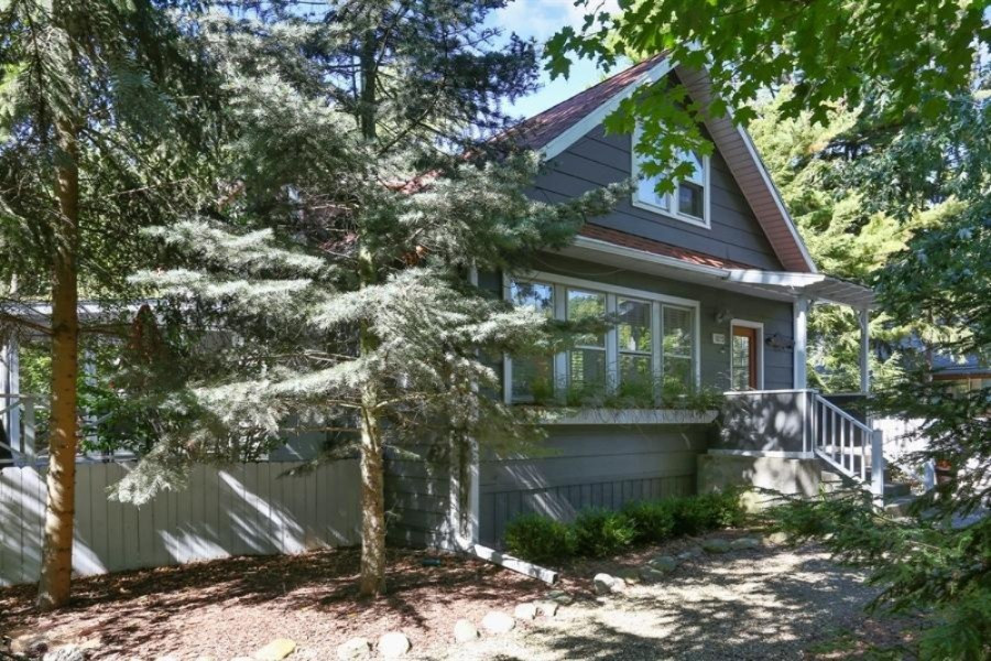 16070 Lakeshore Road Union Pier, MI 49129 - Photo 47 of 49 Front Left