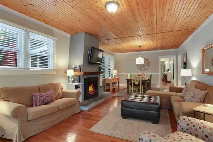 16070 Lakeshore Road Union Pier, MI 49129 - Photo 7 of 49 Living & Dining