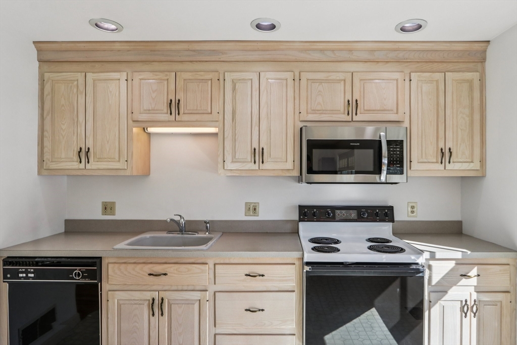 11 Thaxton Road Beverly, MA 01915 - Photo 27 of 41