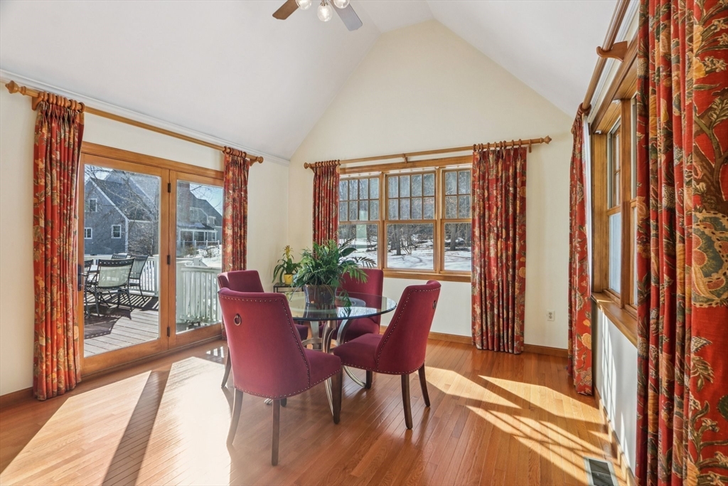 11 Thaxton Road Beverly, MA 01915 - Photo 3 of 40