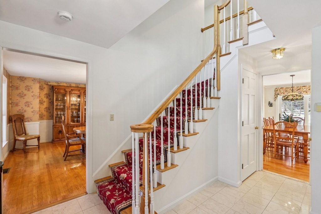 11 Thaxton Road Beverly, MA 01915 - Photo 6 of 41