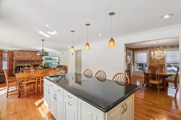 $1,999,000 | 11 Thaxton Road, Beverly, MA 01915