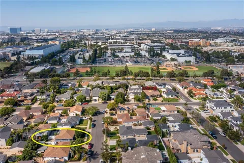 $4,800 | 2201 Manzanita Lane, Manhattan Beach, CA 90266