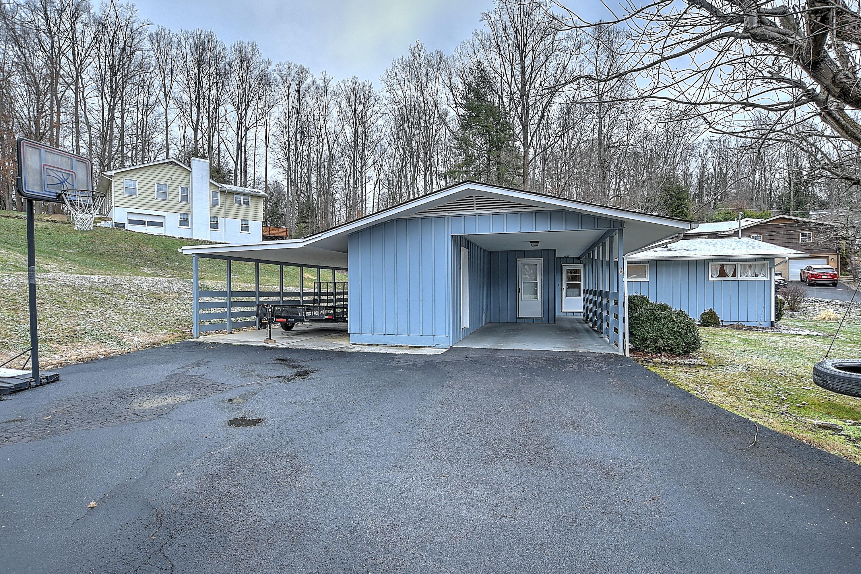 405 Robin Road Bristol, TN 37620 - Photo 25 of 30 double carports for covered parking