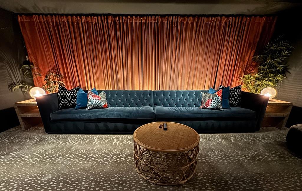 5301 West Mockingbird Lane Dallas, TX 75209 - Photo 33 of 35 a living room with furniture