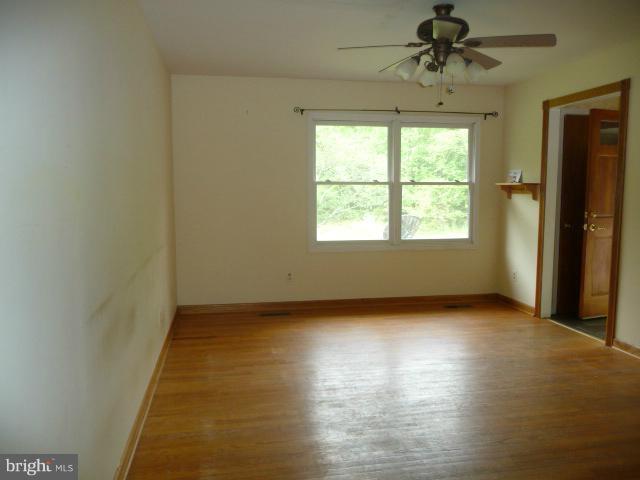 Bedroom (Master)