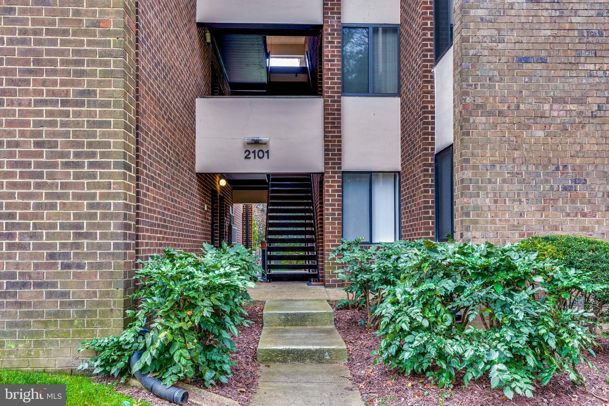2101 Walsh View Terrace, Unit 17202 Silver Spring, MD 20902 - Photo 2 of 46 Gallery Image 2