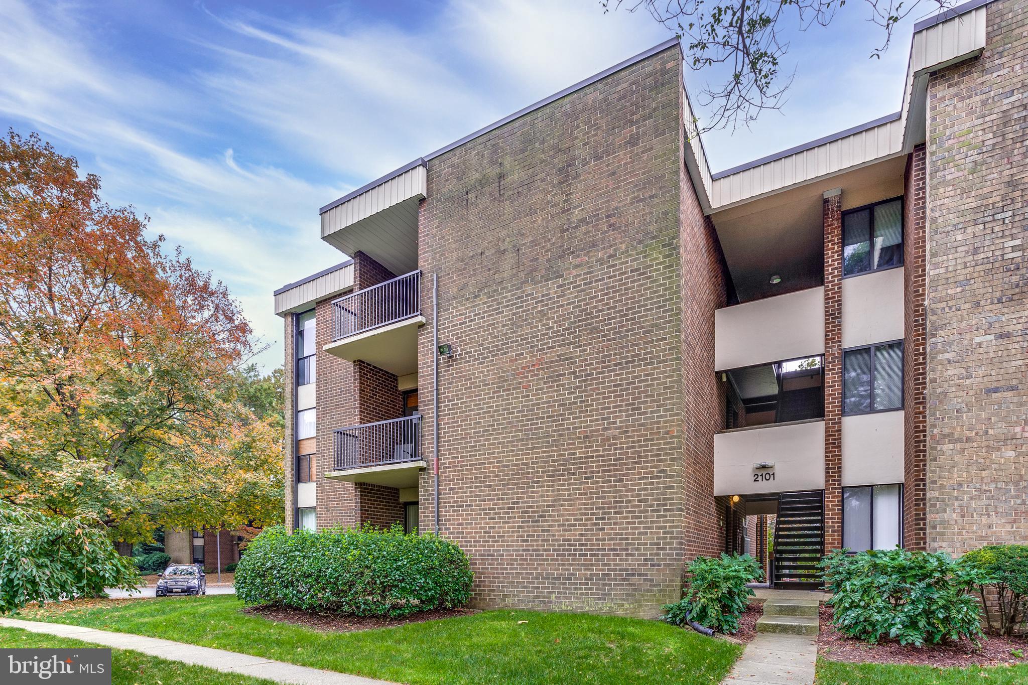 2101 Walsh View Terrace, Unit 17202 Silver Spring, MD 20902 - Photo 3 of 46 Gallery Image 3