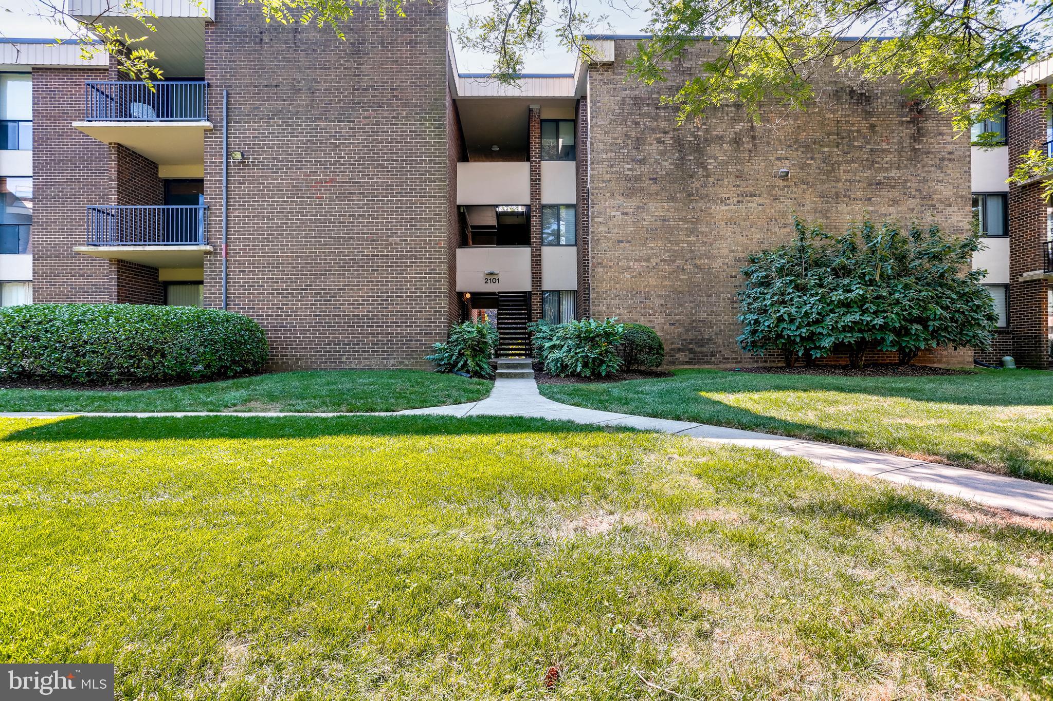 2101 Walsh View Terrace, Unit 17202 Silver Spring, MD 20902 - Photo 31 of 46 Gallery Image 31