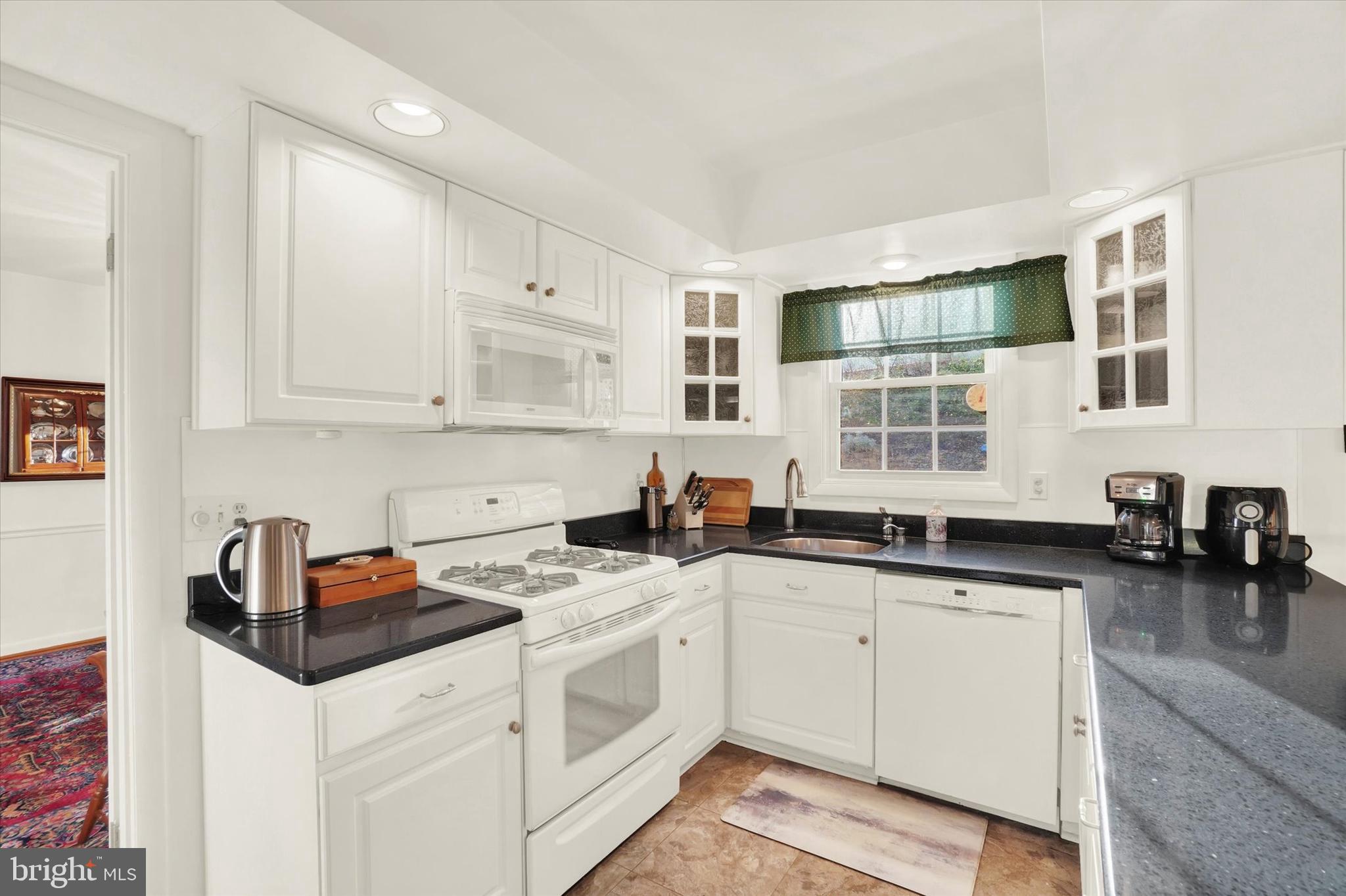 3510 Pebble Ridge Drive York, PA 17402 - Photo 11 of 41 Gallery Image 11