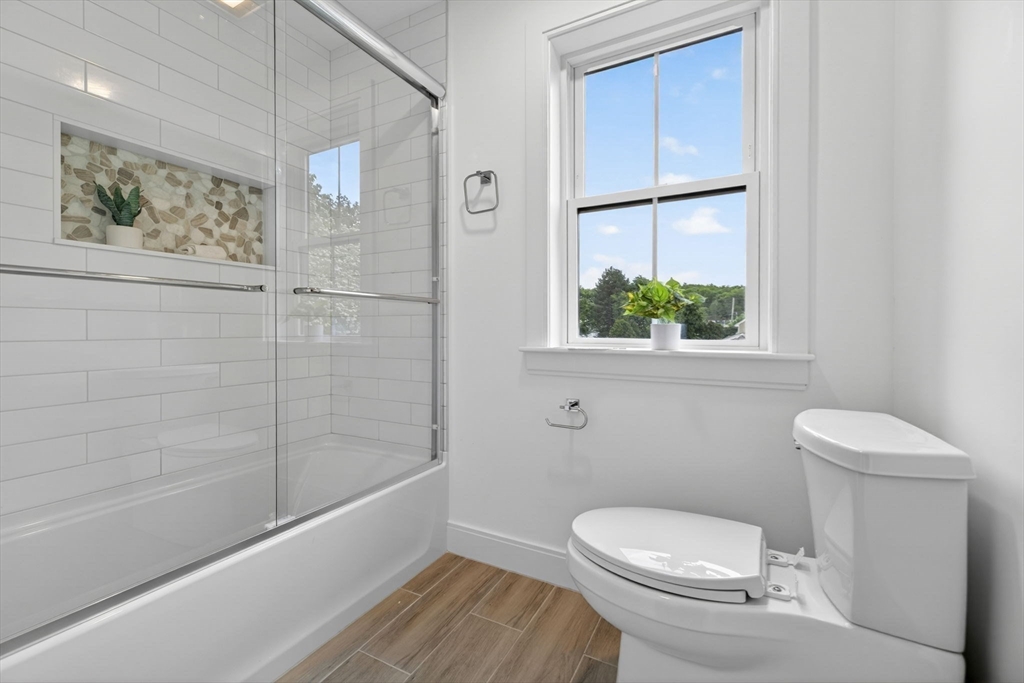 37 Maple Street Lynnfield, MA 01940 - Photo 28 of 40