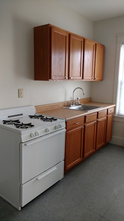 722 Locust Street Fall River, MA 02720 - Photo 5 of 20 Gallery Image 5
