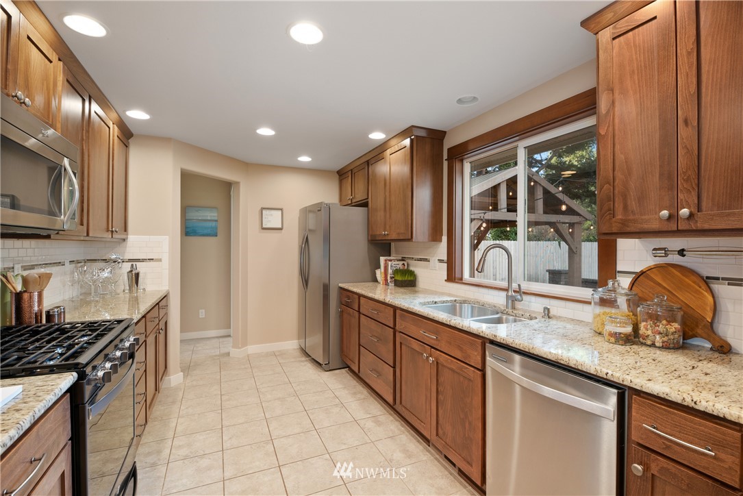 2228 Northeast 20th Street Renton, WA 98056 - Photo 9 of 37 Gallery Image 9