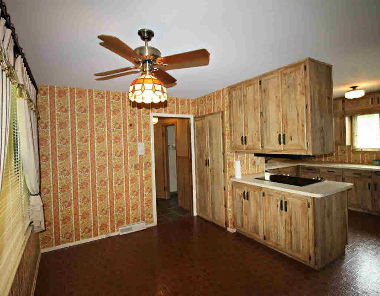 9152 West Stanley Road Flushing, MI 48433 - Photo 8 of 31 21305277-7.JPG