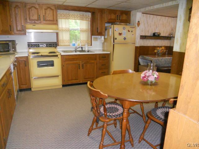 1095 State Park Road Wind Gap, PA 18091 - Photo 8 of 35