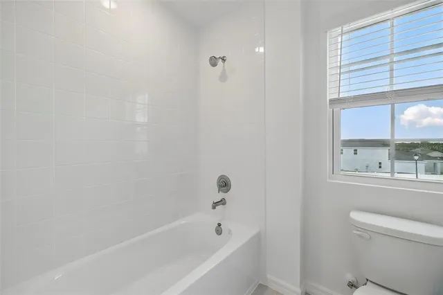 $399,990 | 27476 Black Kite Avenue, Howey-in-the-Hills, FL 34737