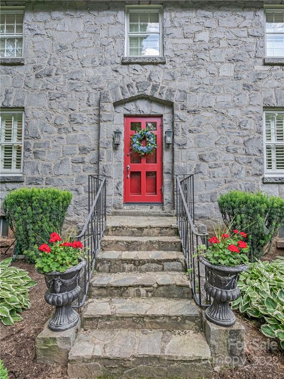 8 Busbee Road Biltmore Forest, NC 28803 - Photo 3 of 35 Gallery Image 3