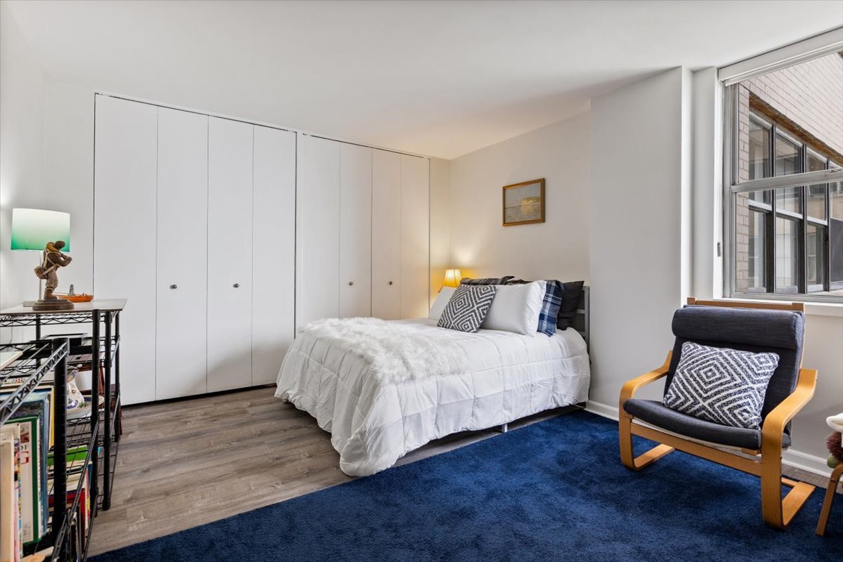 6301 North Sheridan Road, Unit 10F Chicago, IL 60660 - Photo 12 of 16