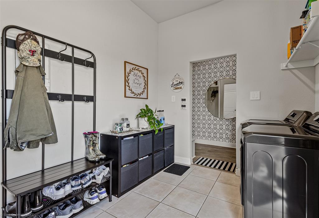 6513 Earley Way Forney, TX 75126 - Photo 30 of 36 a room with furniture and a table