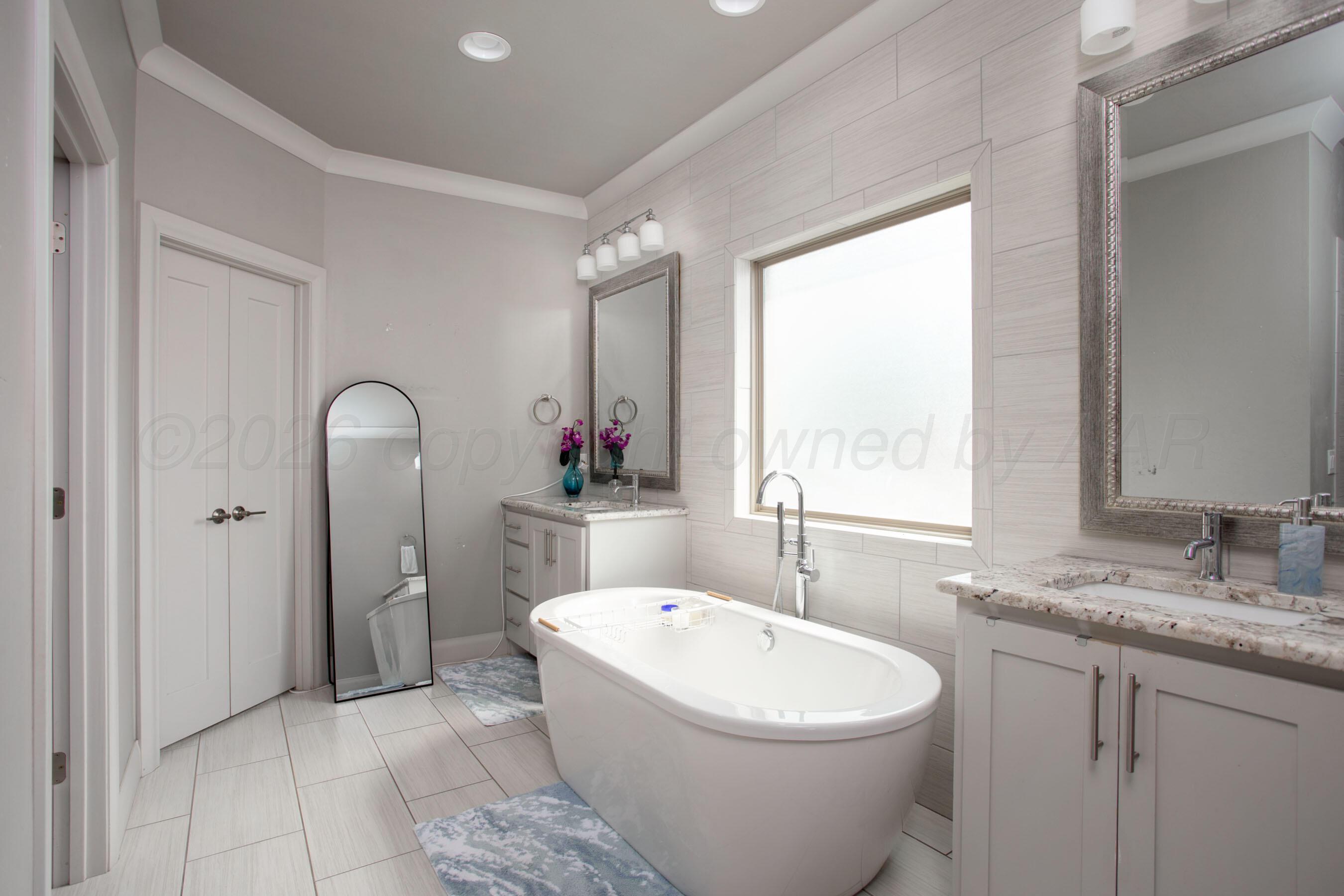 6903 Longleaf Lane Amarillo, TX 79124 - Photo 15 of 43 Primary Bathroom