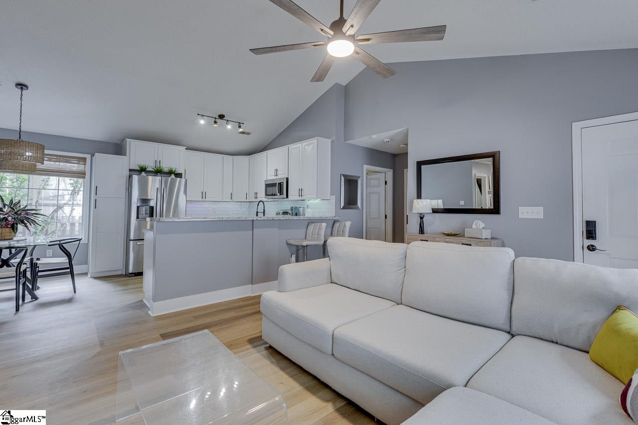 22 Lantern Lane Greer, SC 29651 - Photo 5 of 24