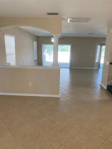 $3,000 | 7821 Tuscany Woods Drive, Tampa, FL 33647
