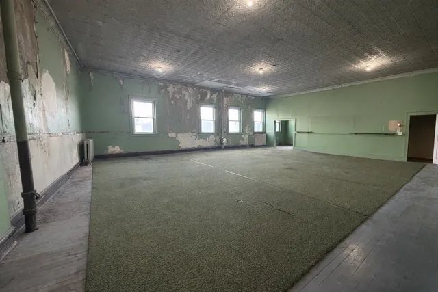 $1,500 | 128 Nanticoke Avenue, Unit 3, Endicott, NY 13760