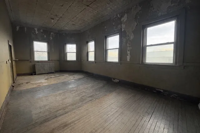 $1,500 | 128 Nanticoke Avenue, Unit 3, Endicott, NY 13760