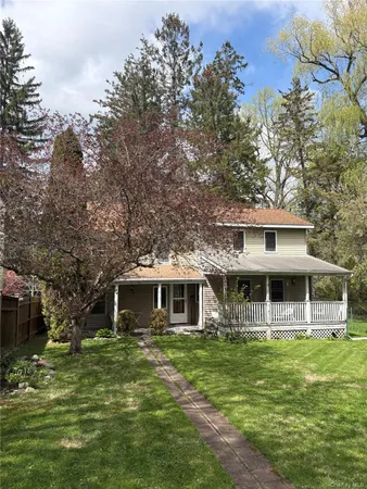 $2,600 | 25 Alden Place, Millbrook, NY 12545