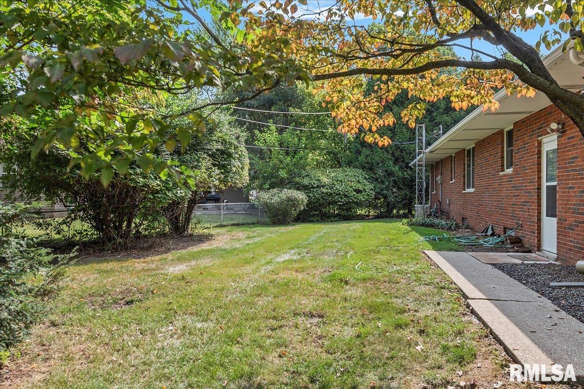 13 Sherry Lane Rochester, IL 62563 - Photo 41 of 43