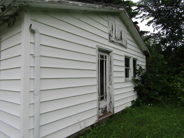 1036 State Road Mapleton, ME 04757 - Photo 4 of 32 IMG_9068