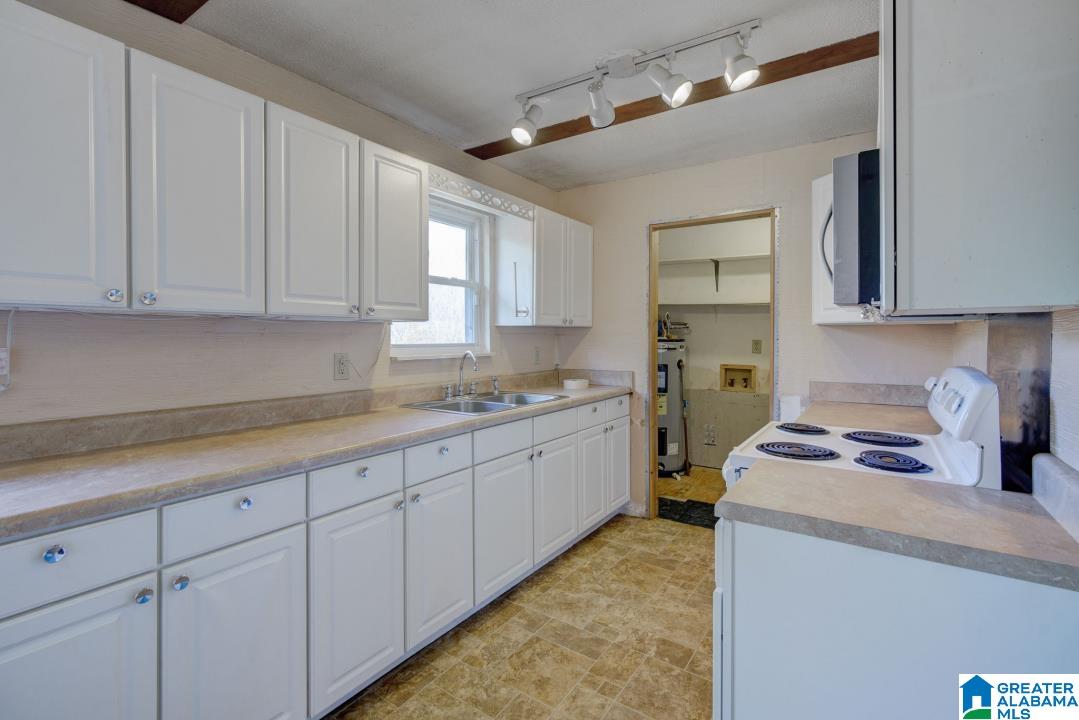 2032 Ricky Road Huntsville, AL 35810 - Photo 7 of 17