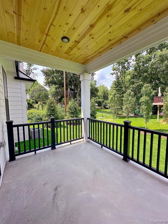 844 Harding Avenue Rochester, MI 48307 - Photo 16 of 29