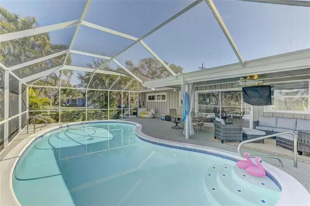 $3,000 | 711 Whitfield Avenue, Sarasota, FL 34243