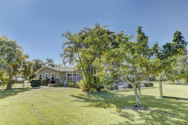 $3,000 | 711 Whitfield Avenue, Sarasota, FL 34243