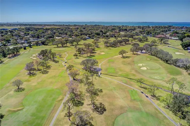 $3,000 | 711 Whitfield Avenue, Sarasota, FL 34243